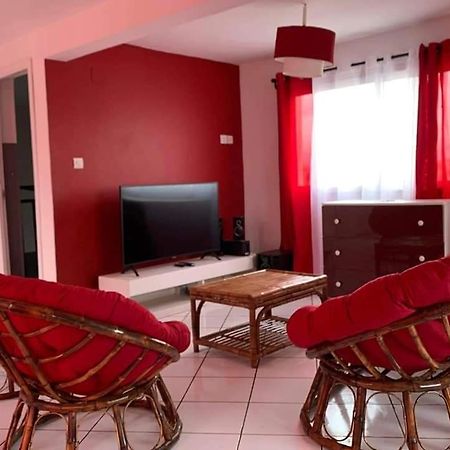 Appartements Andrian Location أنتاناناريفو المظهر الخارجي الصورة