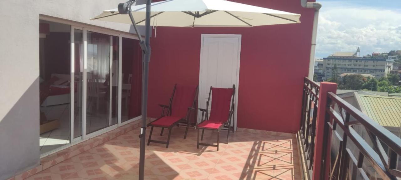 Appartements Andrian Location أنتاناناريفو المظهر الخارجي الصورة