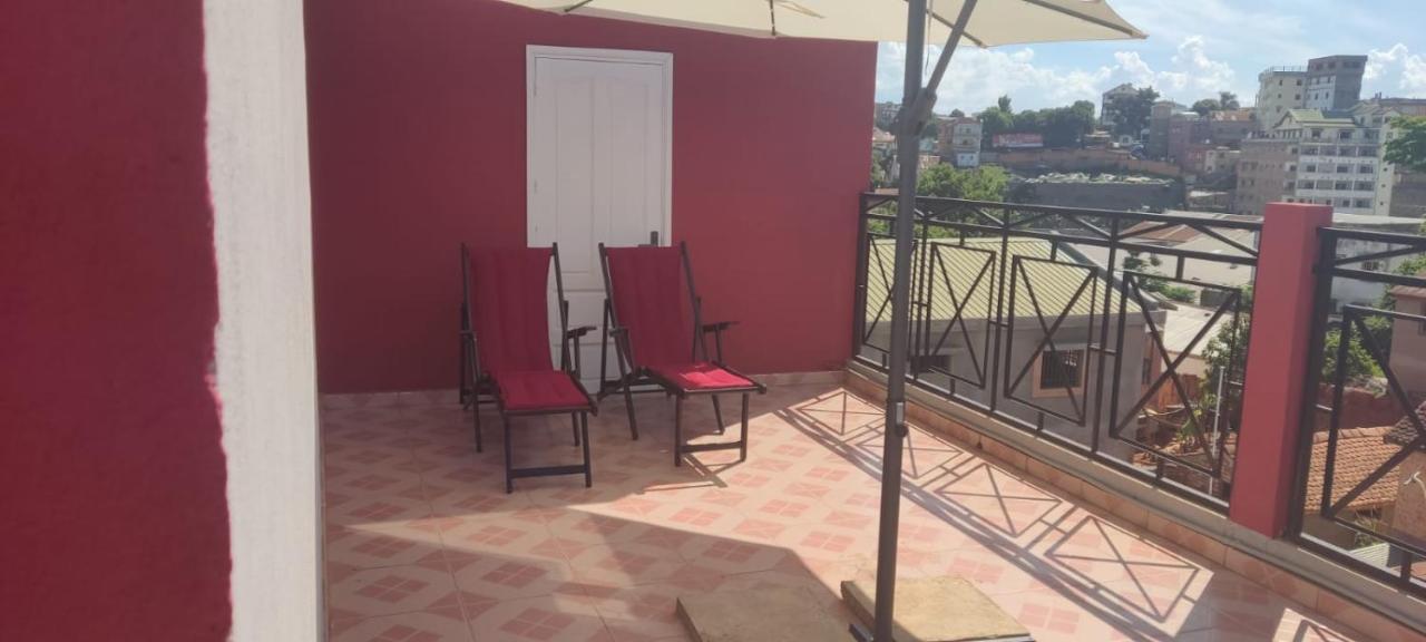 Appartements Andrian Location أنتاناناريفو المظهر الخارجي الصورة
