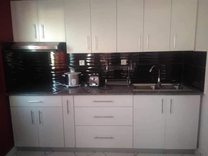 Appartements Andrian Location أنتاناناريفو المظهر الخارجي الصورة