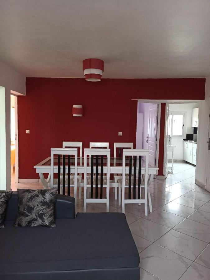 Appartements Andrian Location أنتاناناريفو المظهر الخارجي الصورة